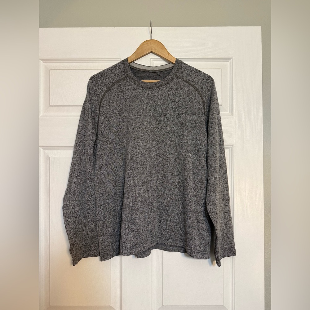 Men’s Lululemon Gray Long Sleeve Medium Tee - Medium